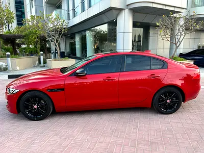 2019 Jaguar XE 照片 2
