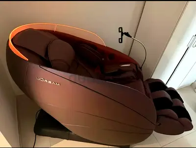 iDream Full-Body Massage Chair in Brown - Excellent Condition