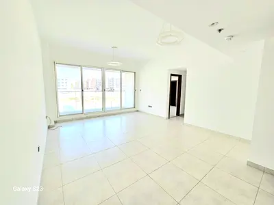 SPACIOUS 2 BEDROOM | CLOSE KITCHEN | COVERED PARKING.
