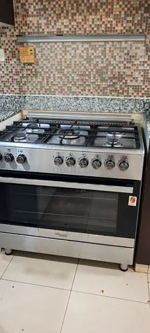 Cooking Range 5 burners for sale-Super General