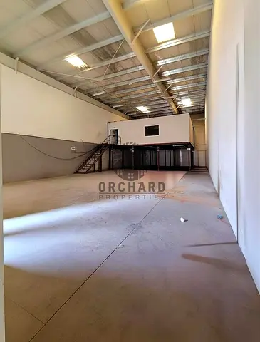 4000 sqft/ground 3200 sqft/mezzanine 800 sqft/power 28kw/any activity allowed/office - washroom/roadfacing/height 10M/indastrial area 15/rent 170000dh