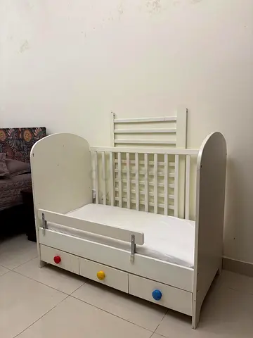 Convertible Baby Cot / Toddler Bed with Storage & Mattress