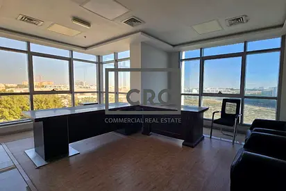 Vacant | Competitive Price | Many Parkings