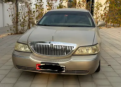 صورة 5 لـ 2010 Lincoln TOWN CAR