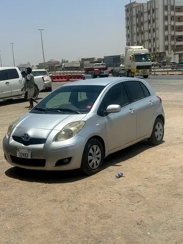 2010 Toyota YARIS 照片 4
