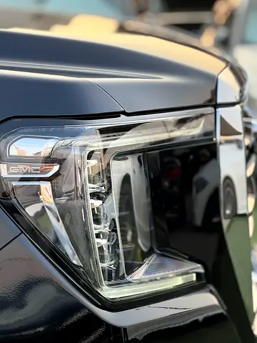 صورة 9 لـ 2023 GMC YUKON