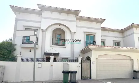 5BR Villa in Al Barsha | Located Right by the Pool