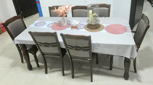 Solid Wood Dining Table with 5 Chairs - Classic Design- some chairs need to fix.
