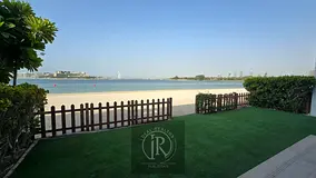 Beachfront Luxury Living | 5-Bedroom Villa in Palma Residence | Palm Jumeirah