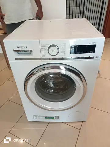 SIEMENS IQ700 front load washing machine - 9kg, good condition