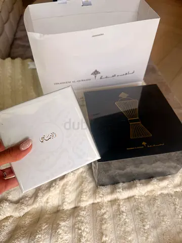 Bakhour set worth 750 selling for 250