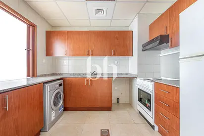 1BR Apartment | Mid Floor | Community View