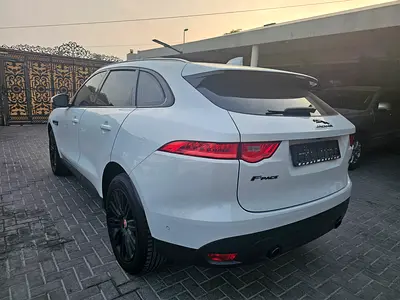 2017 Jaguar F-PACE — фото 5