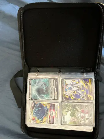 Pokémon book whit cards