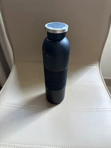 Insulated stainless steel water bottle - 500ml, good condition