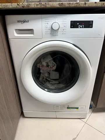 Whirlpool FreshCare+ 7KG Front Load Washing Machine – Excellent Condition