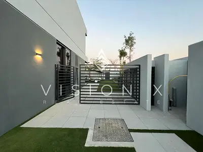 Luxury Townhouse | Spacious Layout | Ready