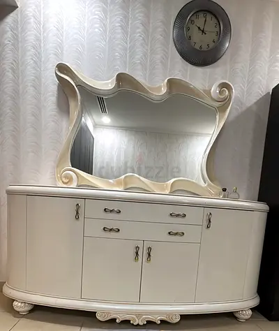 Italian White Classic Dresser with Ornate Mirror - Elegant Bedroom Sideboard