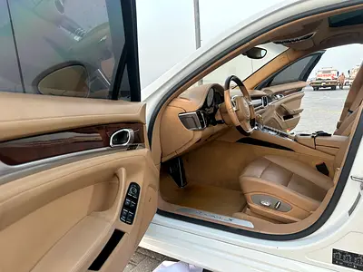 صورة مصغرة 4 لـ 2013 Porsche PANAMERA