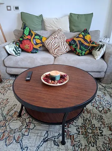 Round coffee table