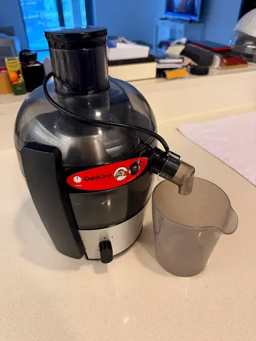 Philips QuickClean Juicer - Compact and Easy to Clean