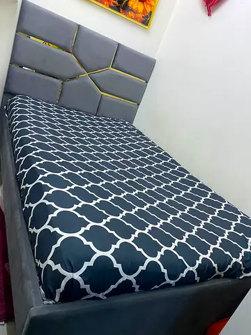 Bed and mattress