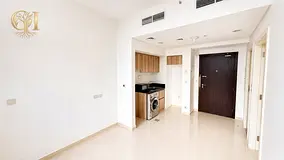 Bright & Spacious 1BR | Premium Golf Community