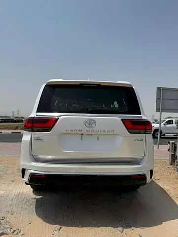 2026 Toyota LAND CRUISER — миниатюра 2