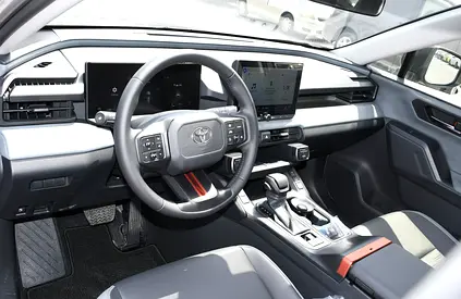 صورة 9 لـ 2026 Toyota RAV 4