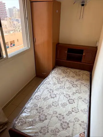 Fully closed partition with window for rent
