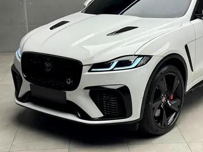 2021 Jaguar F-PACE — фото 3