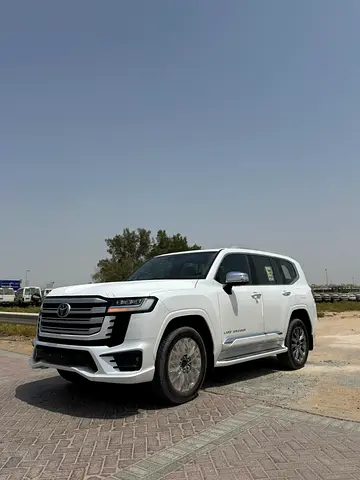 LAND CRUISER 3.5 VXR MODELISTA 2026 - WHITE