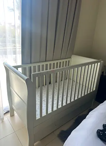 White Wooden Baby Crib with Mattress - Good Condition