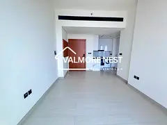 Spacious Unit | High Floor | Skyline View |