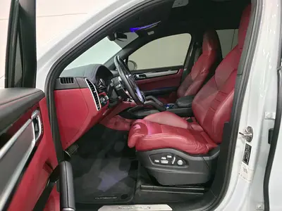 2019 Porsche CAYENNE — миниатюра 13