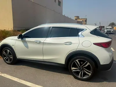 2018 Infiniti Q30 照片 2