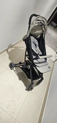 Compact lightweight baby stroller/pram - good condition