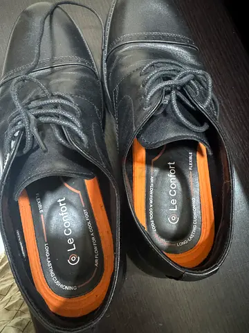 Black Men's Leather Dress Shoes - Size Unknown, Good Condition