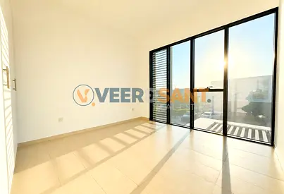 Large Corner Layout | Pool View | Vacant 30th SEP