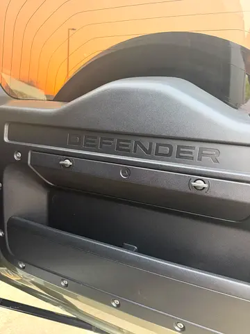 Land Rover Defender 110 SE P400, миниатюра 16