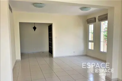 Type 2E | Lake View | Well Maintained