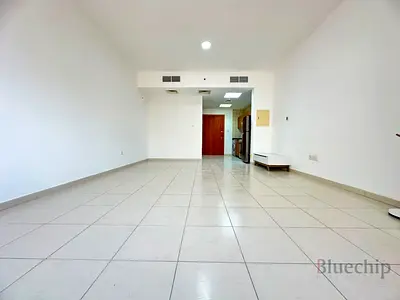 Large| Equipped kitichen |Chiller Free | Near Bus Stop