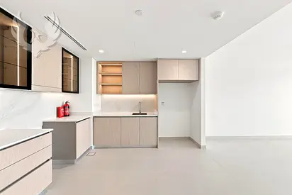 Low Floor | Race Course View | Handed Over
