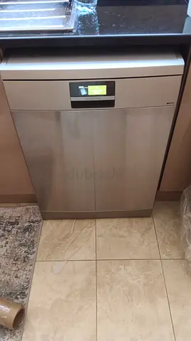 Siemens IQ700 Dishwasher For sale Same like New Condition 3 Rack