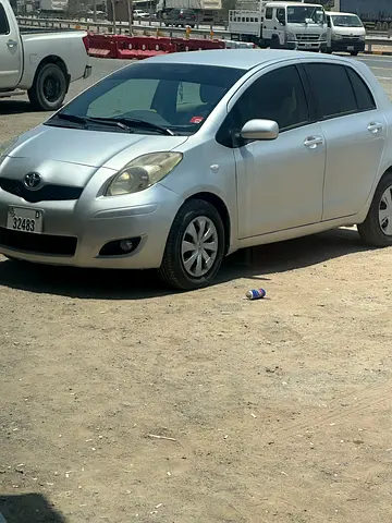 2010 Toyota YARIS 照片 5