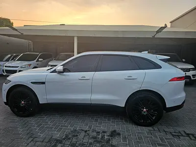 2017 Jaguar F-PACE — фото 7