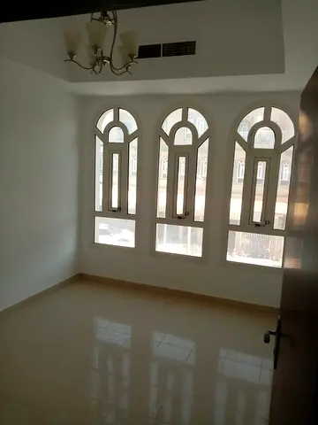Villa - 3 bedrooms - Central air conditioning - Parking - Prime location