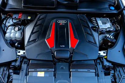 صورة 10 لـ 2022 AUDI RS Q8