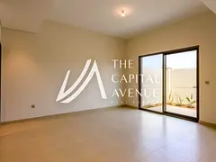 Single Row | Vacant | Open Kitchen