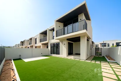4BRs-TH | Corner End Unit | Landscaped Garden